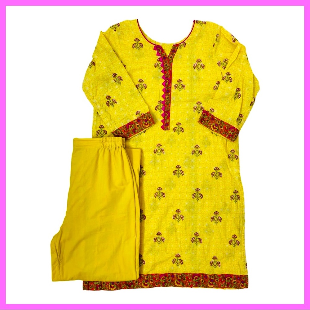 Tunic Kurta two piece set with colorful embroidery. 

Size: M/L